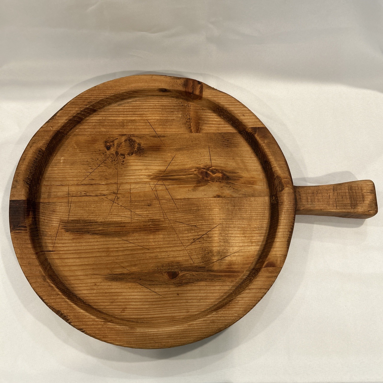 Europe 2 You Round Cutting Board With Handle Reclaimed Wood Hungary 16.5in gallery