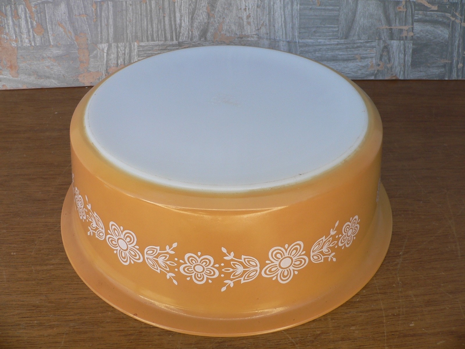 Vintage Pyrex Big Bertha #664 Butterfly Gold 4qt Casserole~Excellent gallery