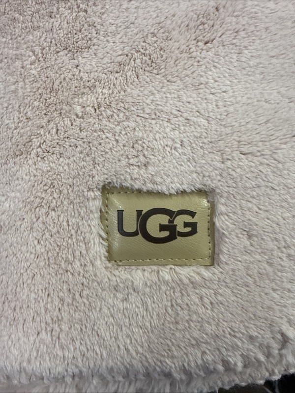UGG Whitecap Fleece Throw Blanket, Soft Plush Throw for Bed or Chair, Luxury Bed gallery