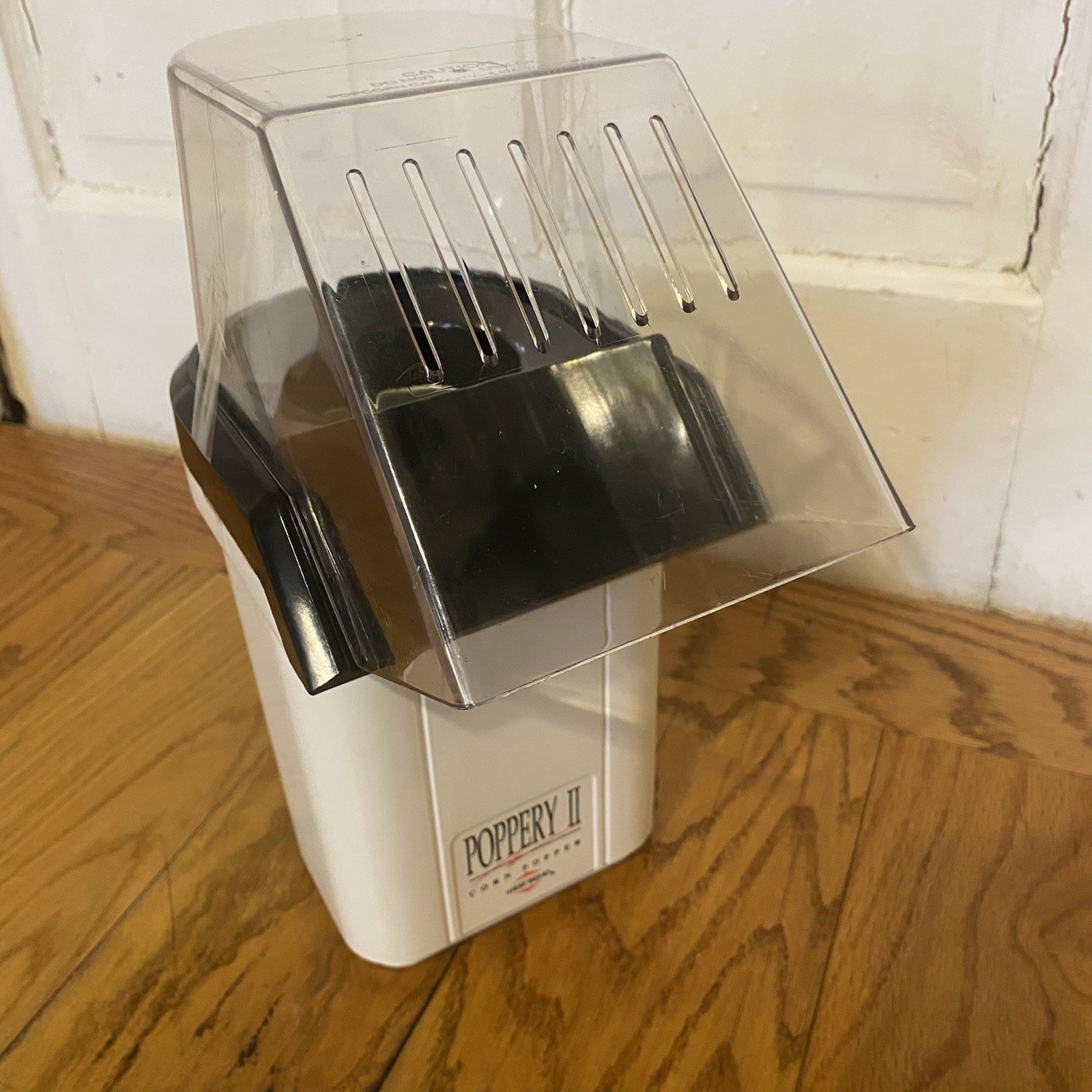 West Bend Poppery II Hot Air Corn Popcorn Popper 82602 White Vintage VERY CLEAN gallery