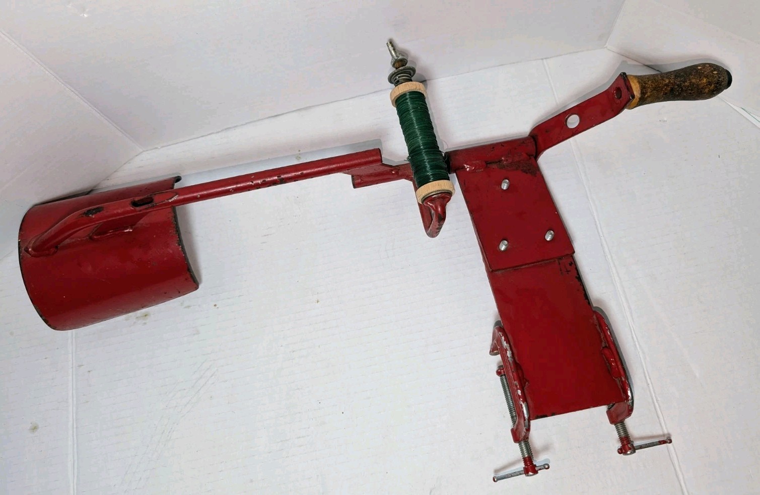 The Garland Making System Includes Garland Machine, Wrapping Wire, Lead Cord gallery