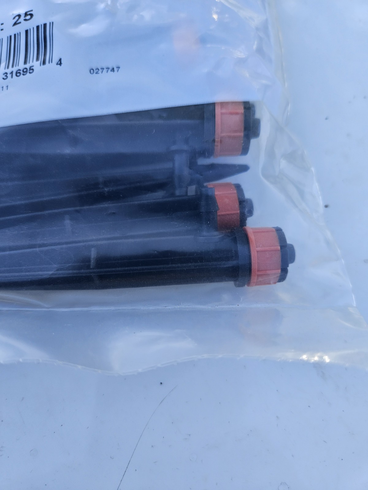 SHRUBBLER 360˚ SPIKE IRRIGATION DRIPPING EMITTERS SPRAYER - 25 Count gallery