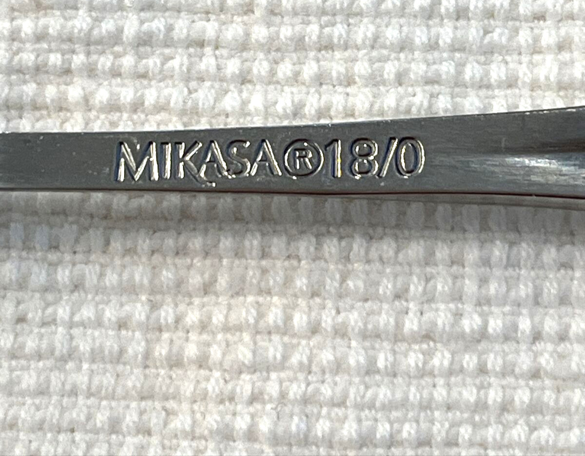 4 Mikasa 18/0 Stainless Appetizer Forks 5” (L) Flatware Set gallery