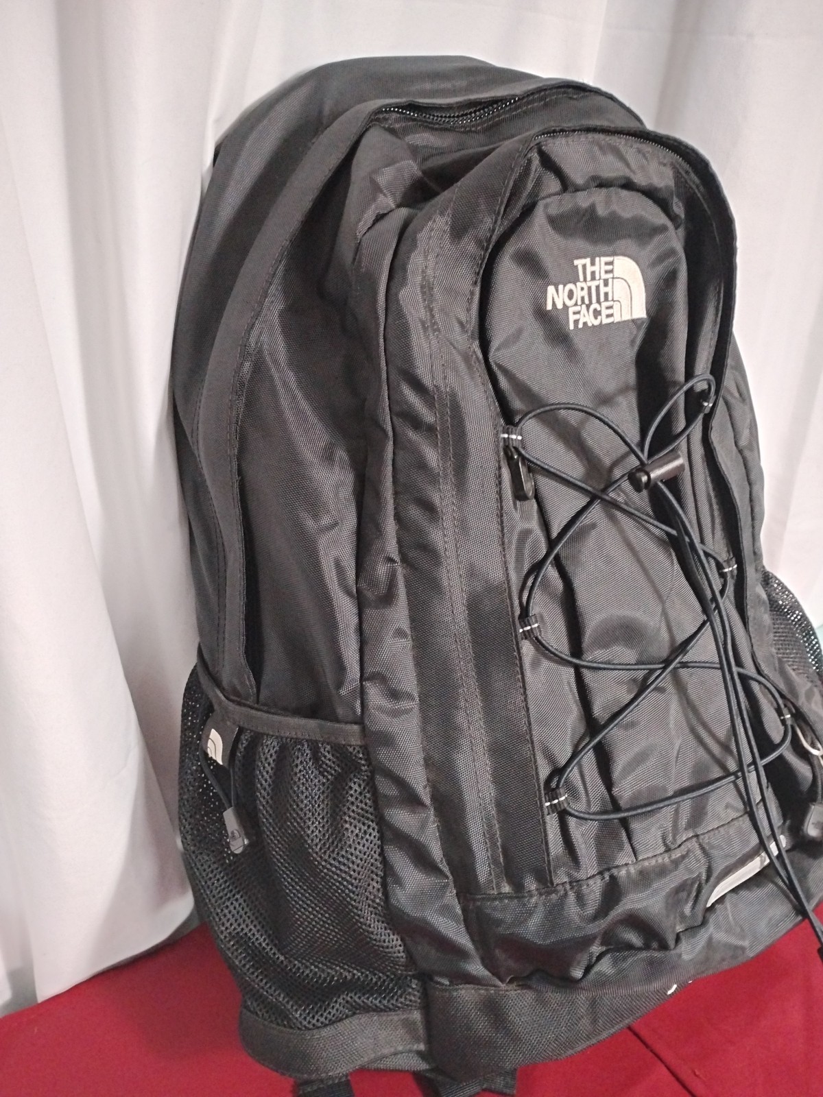 The North Face Jester Backpack with Adjustable Straps Black Pre-Owned Clean Cond 2