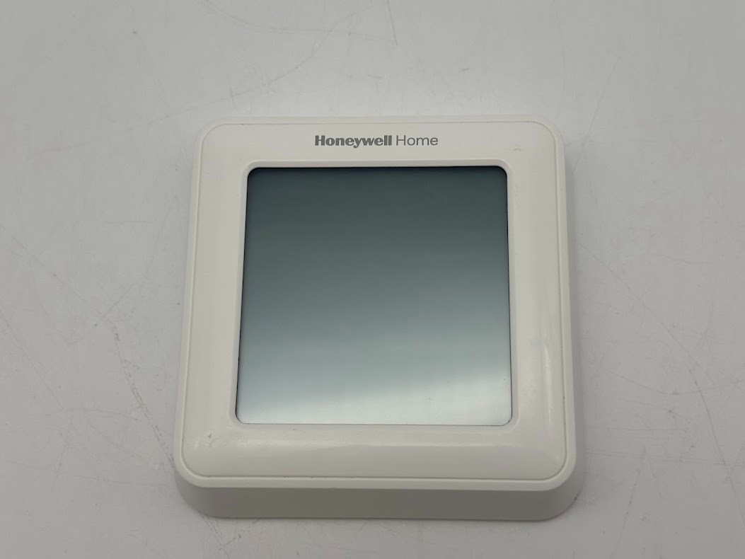 Honeywell Wi-Fi 9000 7-Day Programmable Thermostat (RTH8560D1002) gallery