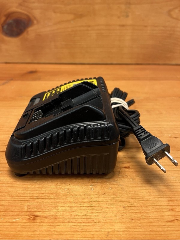 DeWalt DCB115 12V 20V MAX Lithium Ion Fast Battery Charger gallery