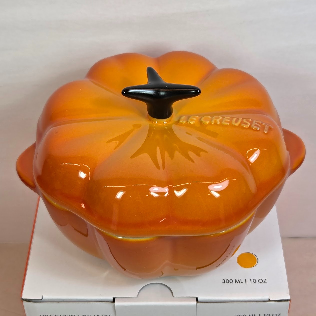 Le Creuset 10 oz Pumpkin Mini Cocotte Marronnier Orange Black Stem Lid 300ml NIB gallery
