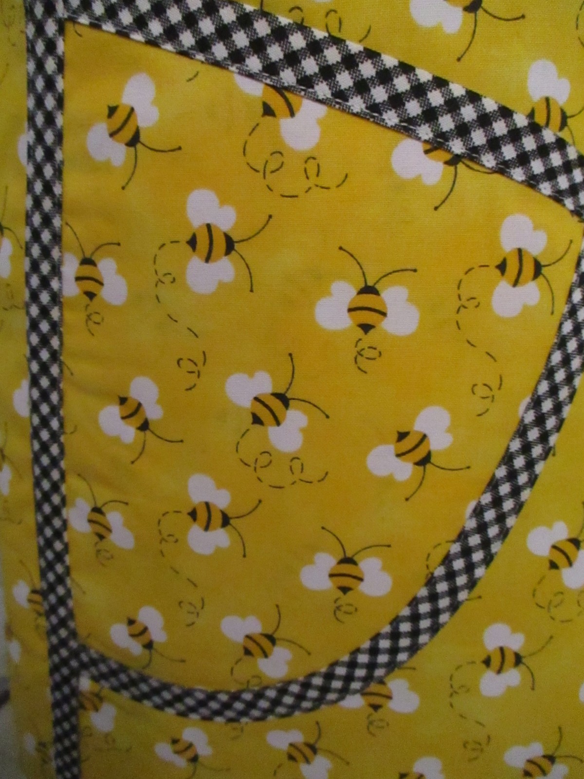 HANDMADE CRISS CROSS APRON BEES gallery