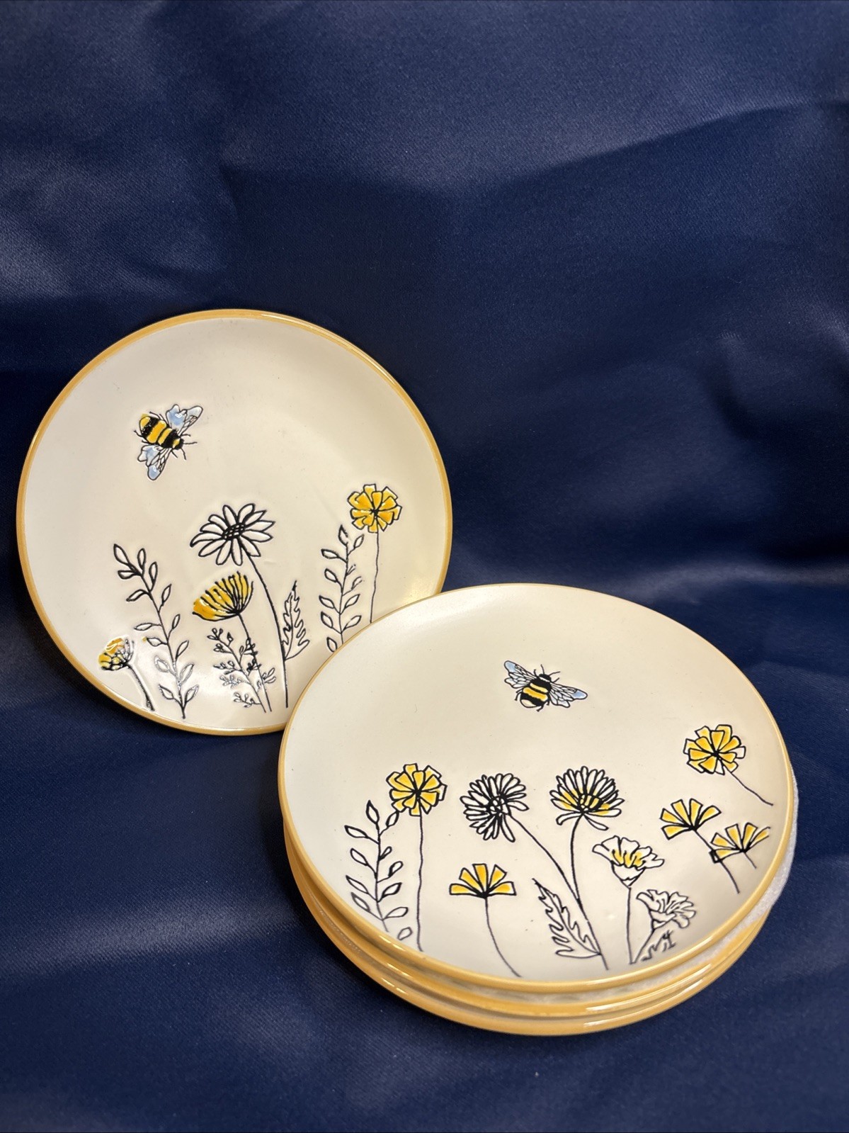 Spectrum Designz Bee & Wildflower Dessert Plates Set of 4 6” Cottage Style 2022 gallery
