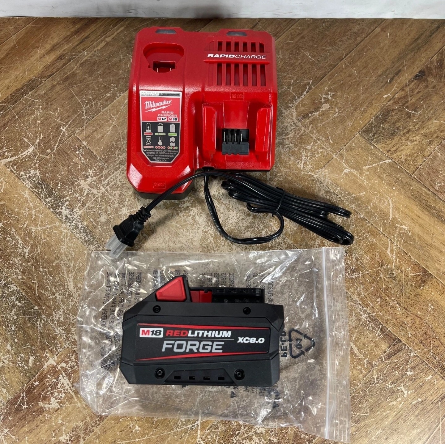 Milwaukee M18 REDLITHIUM FORGE XC8.0 Battery 48-11-1881 & Charger 48-59-1808 Kit gallery