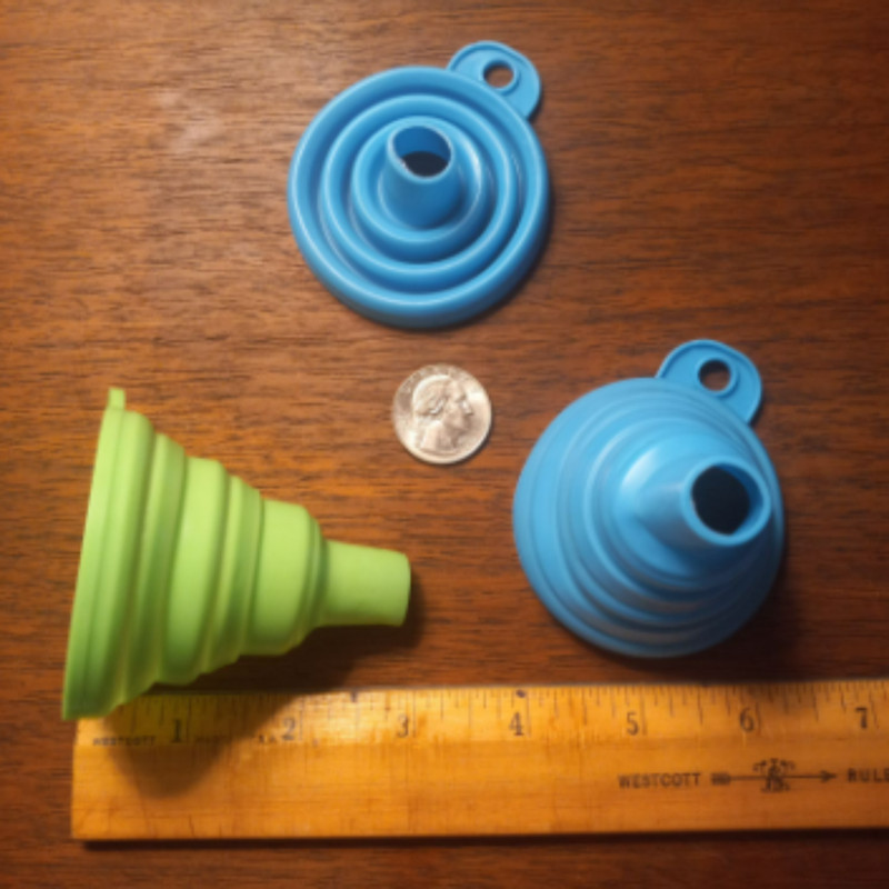 2pcs Kitchen Collapsible Funnels Set Foldable Food Graded Small Silicone Funnels gallery