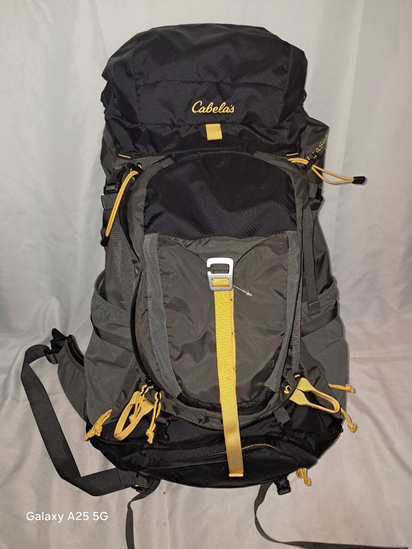 Cabela's Elias 60L Backpacking Pack Internal Frame V-Flow Adjustable Gray/Black)