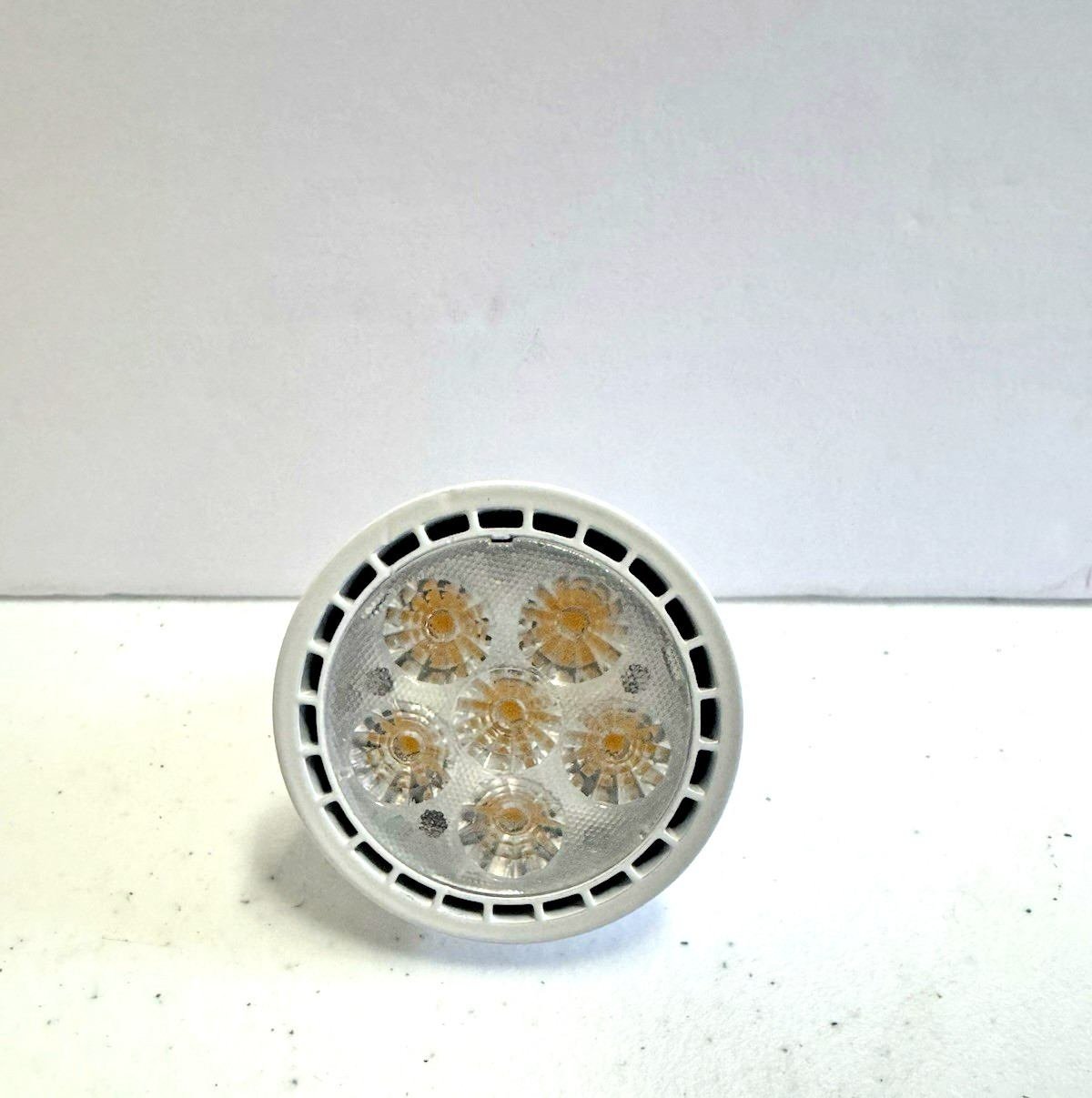 12-LED TCP Lighting LED712VMR16830KFL MR16 500 Lumen Elite 3000K Flood 7W gallery