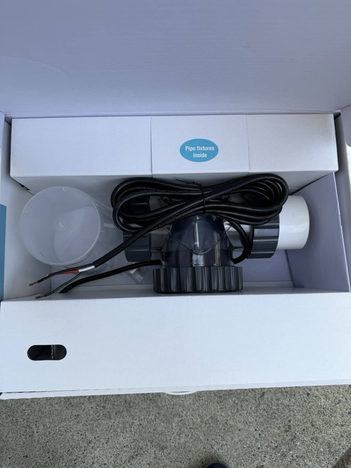 SOLAXX RESILIENCE E40 E-SERIES POOL SALT CHLORINATOR- BRAND NEW gallery