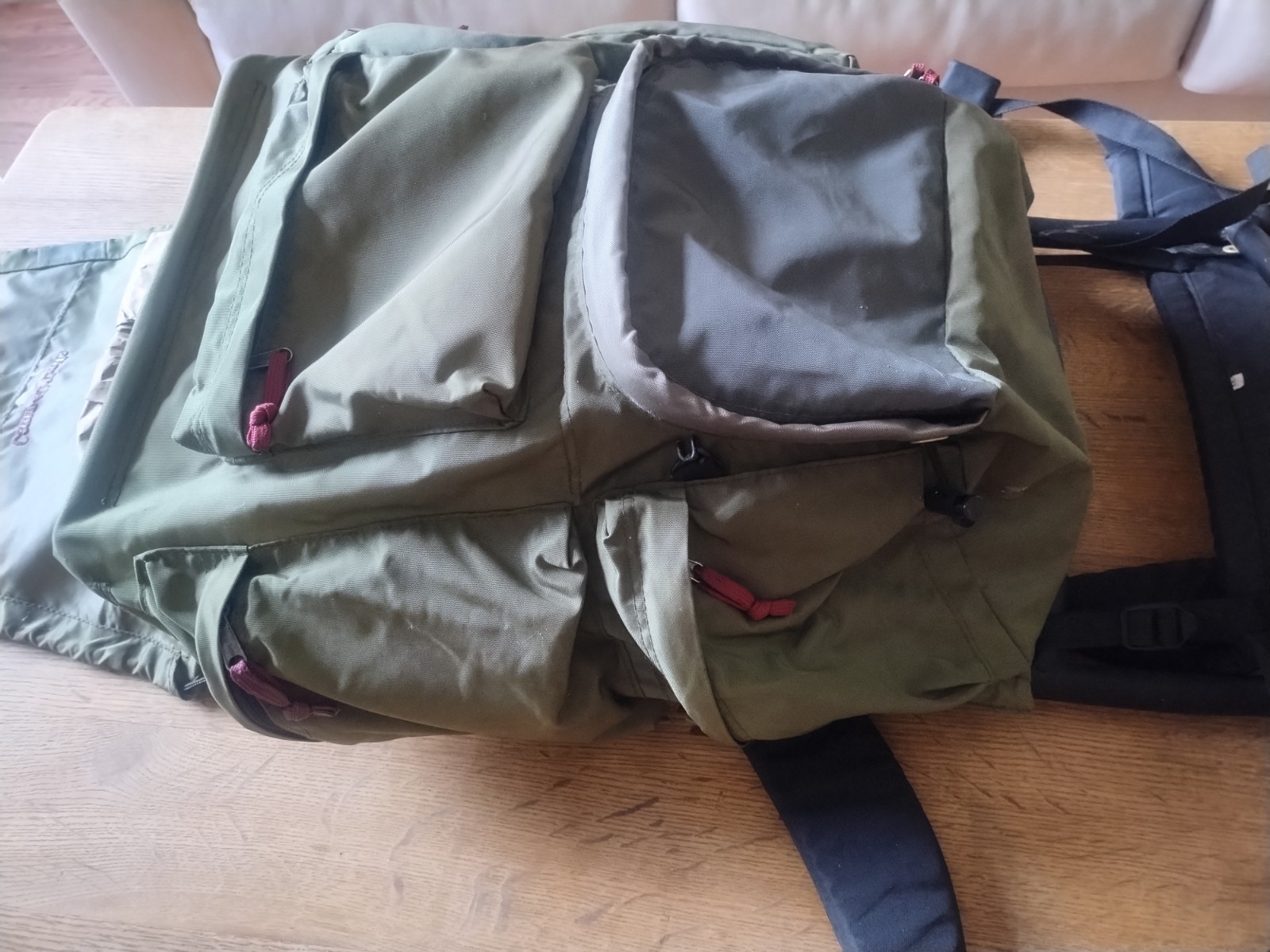  Camp Trails   Aluminum Frame,  5 Pockets Back Pack 3
