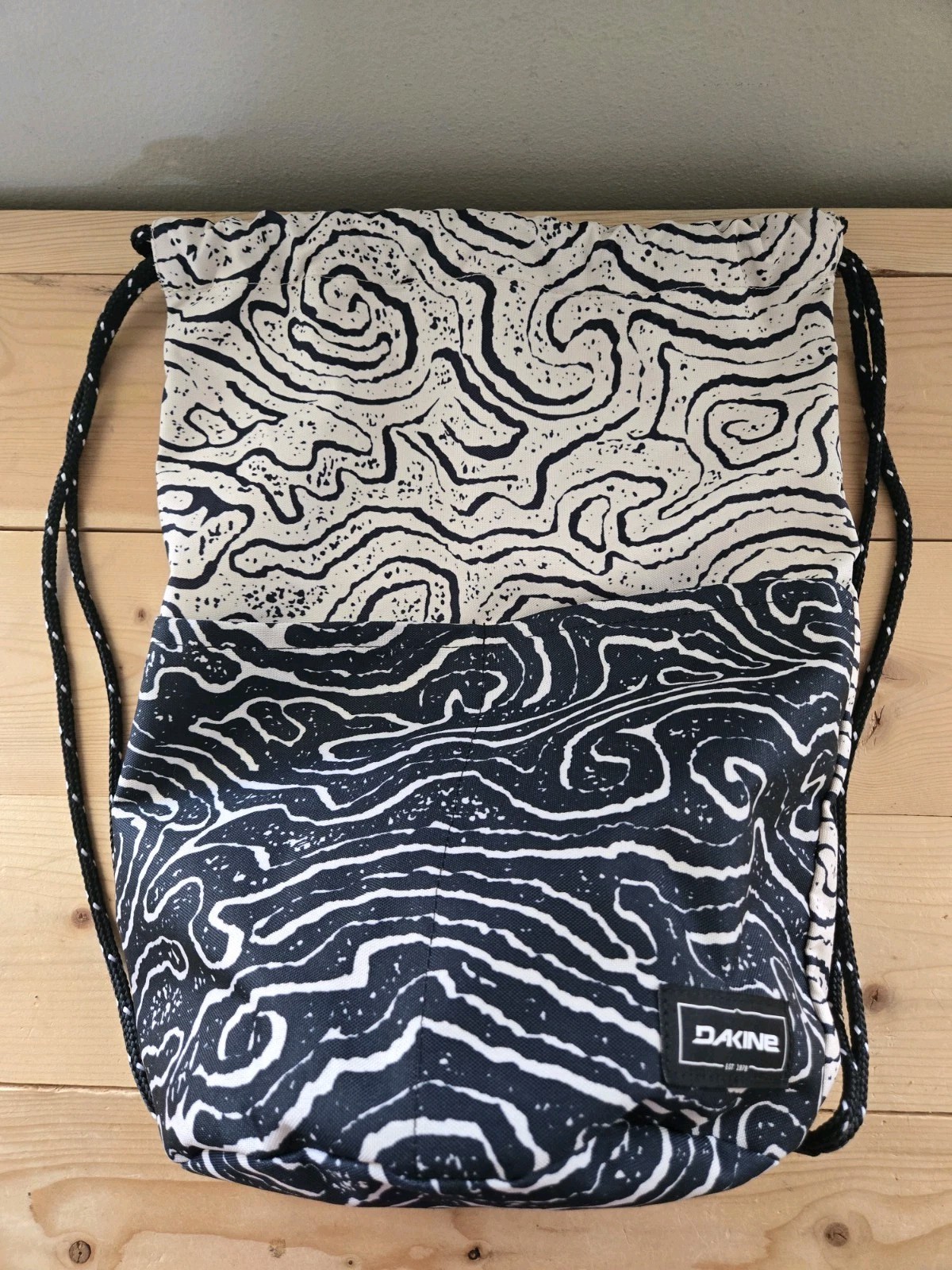 Dakine Cinch Backpack 17L Drawstring Bag Black White