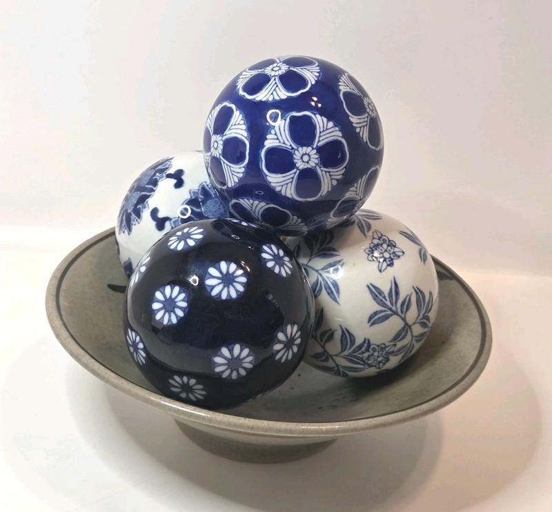 Asian Inspired Decorative Ceramic Spheres/Balls Blue & White Florals Set of 4 3" gallery