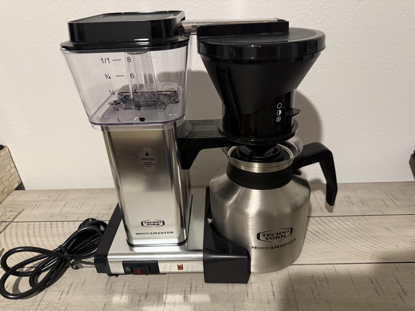 Technivorm Moccamaster 79212 KBTS Coffee Brewer, 32 oz, Polished Silver gallery
