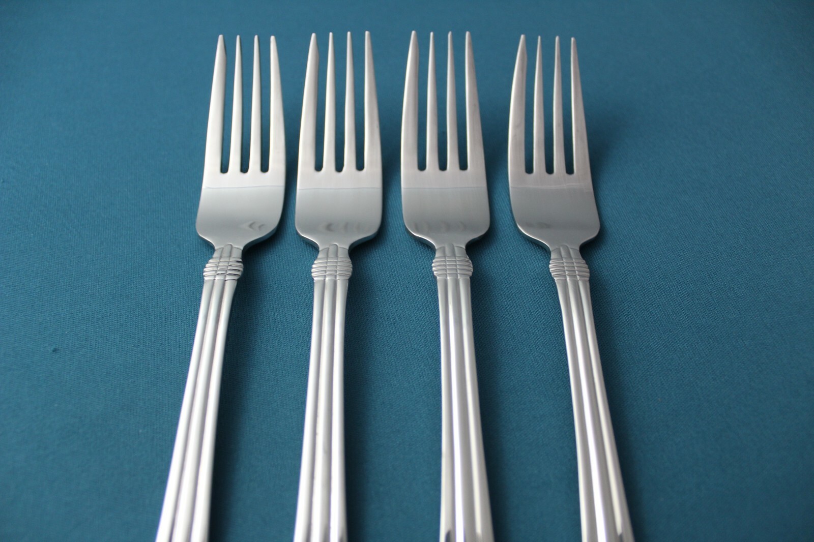 Wallace CONTINENTAL REGENCY Dinner Forks (Set of 4) Glossy 18/10 Ribbed 7 3/4" gallery