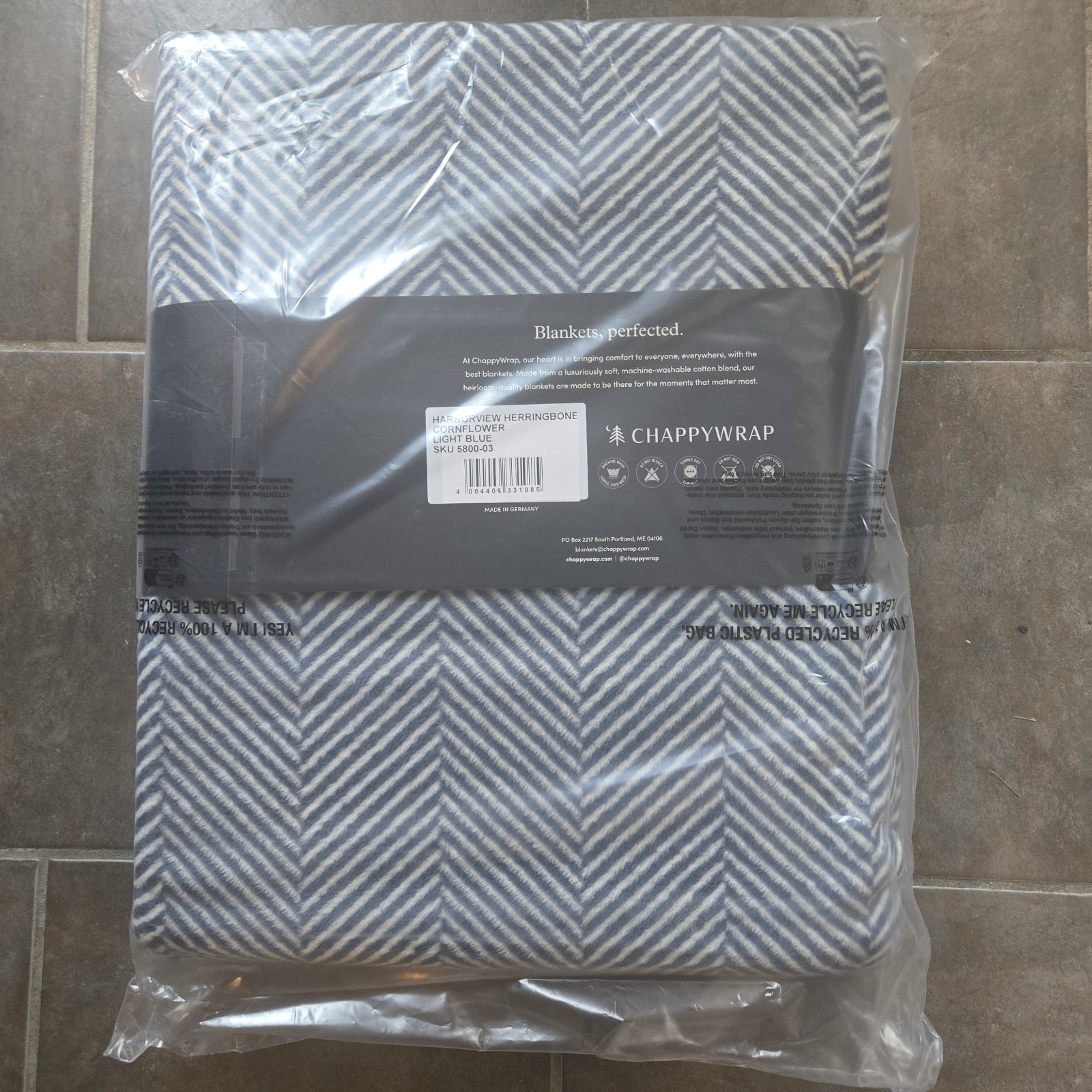 ChappyWrap Reversible Blanket 60"x80" Harborview Herringbone Cornflower gallery