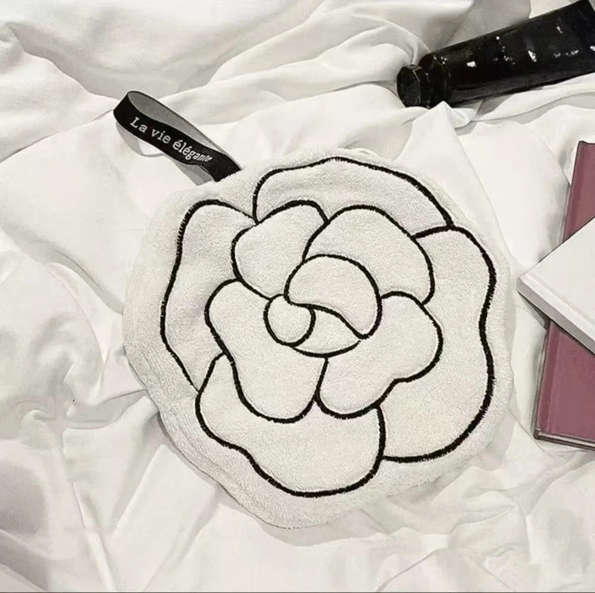 Skin-Friendly Soft Hanging Double-Layer Thickened Quick-Drying Absorbent Hand To gallery