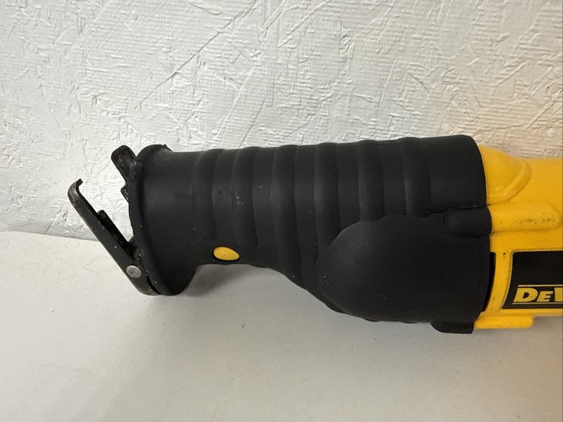 DeWalt DC385 18V Type 2 Variable Speed Reciprocating Saw Bare Tool ONLY Tested gallery