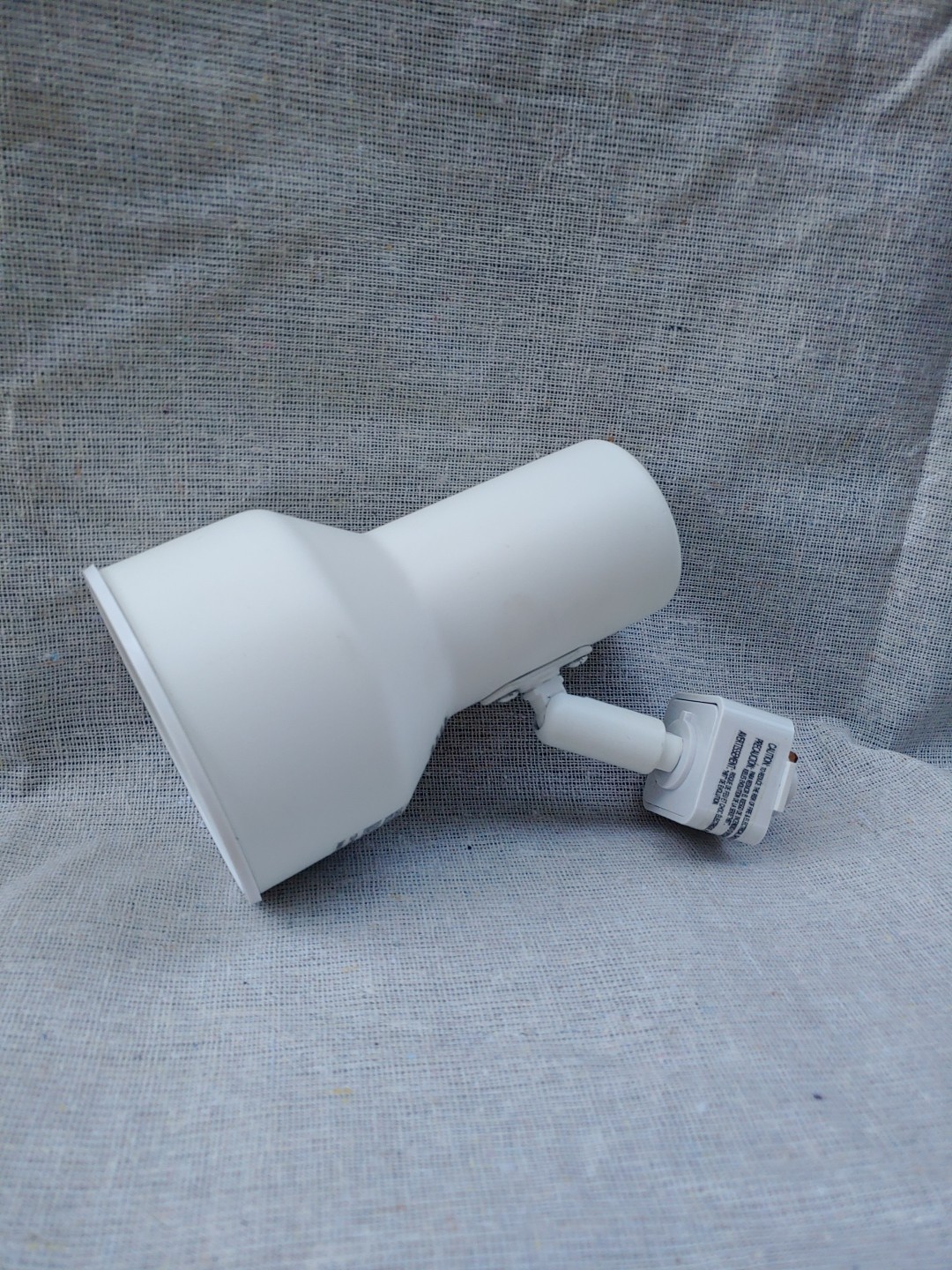Linear Track Lights, Matte White, Steel, Adjustable, Bulb Included, 120VAC 60Hz gallery