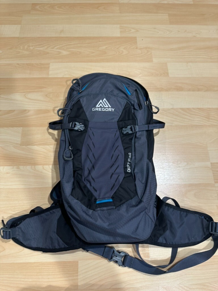 Gregory Drift 14 H2o – Eclipse Black Hydration Pack With Bladder Gray