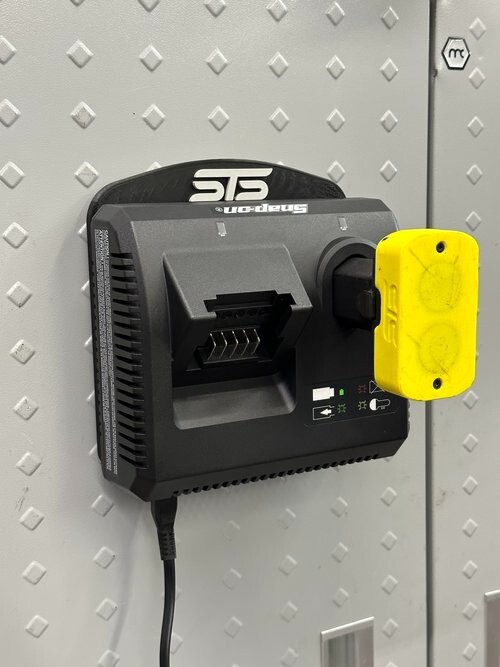 STS Auto Design Snap on Style 18v/ 14.4v SN18144 Battery Charger Magnetic Holder gallery