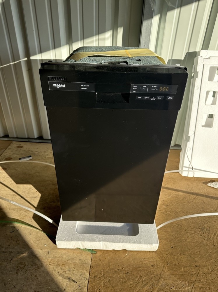 NEW! Whirlpool 18” Front Control Built In Dishwasher WDPS5118PB