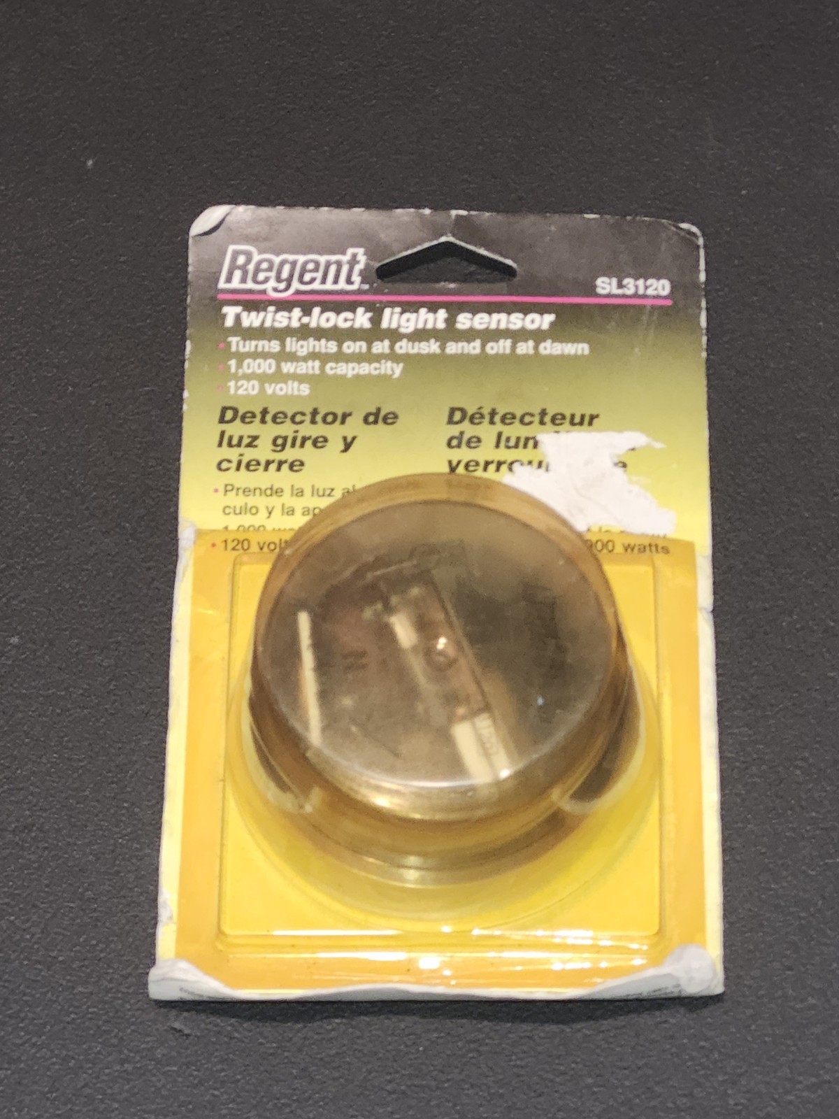 Regent Twist Lock Light Sensor SL3120 Photo Control 1,000 Watt - 120 Volts - NEW gallery
