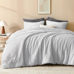 Andency Queen Comforter Set, Fluffy Super Soft Light Grey Comforter for Queen Si