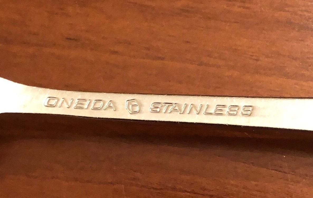AMERICAN COLONIAL Oneida Heirloom Satin Stainless Flatware gallery