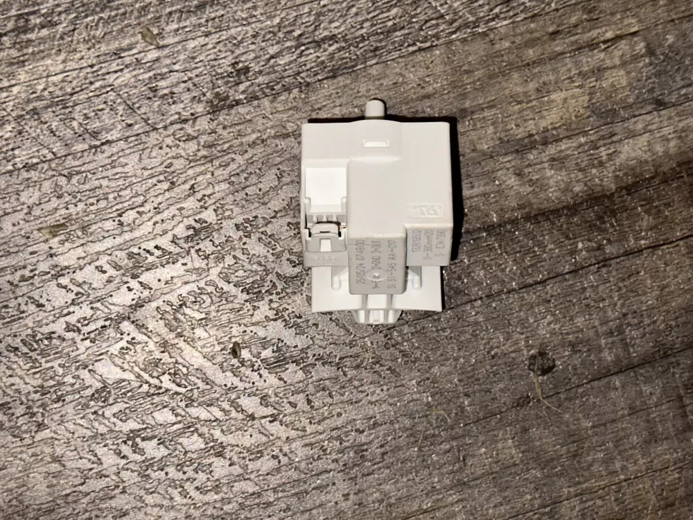 Electrolux 5304505436 Washer Water Level Pressure Switch AZ54087 | NTV525 gallery