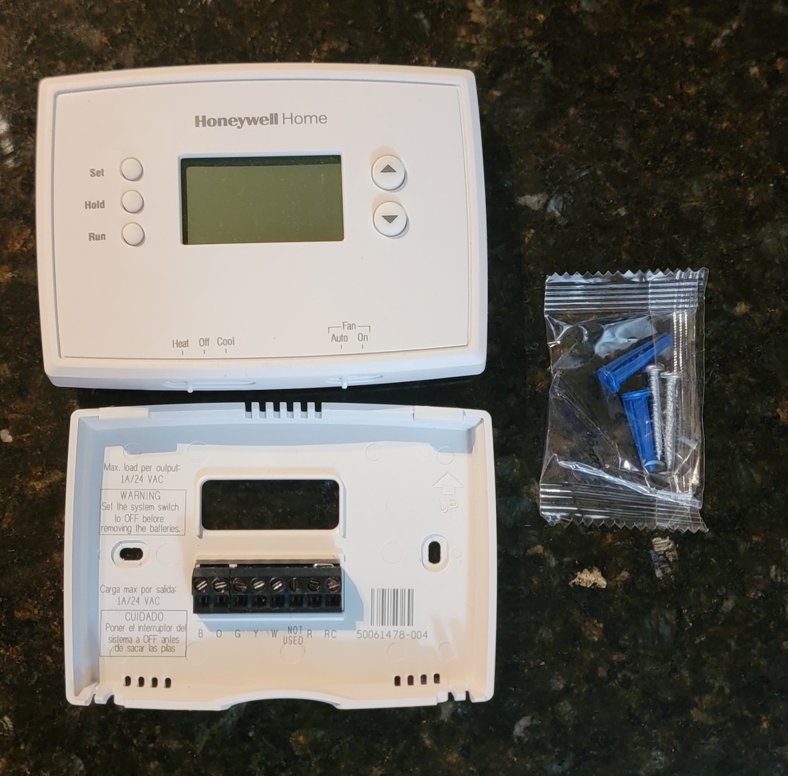 Honeywell Home RTH221B 1-Week Programmable Thermostat with Digital Display gallery