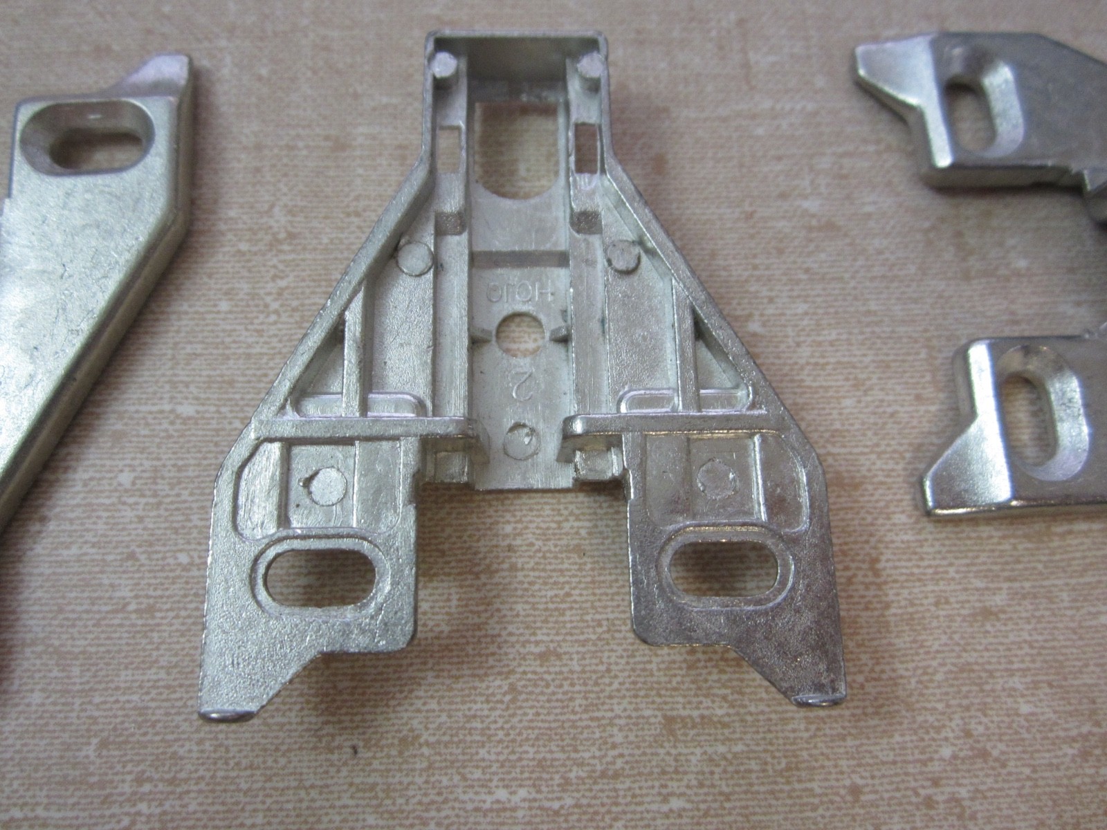 Face Frame Mounting Plate 0mm (5/8" Overlay) for Liberty Easy Clip Hinges gallery