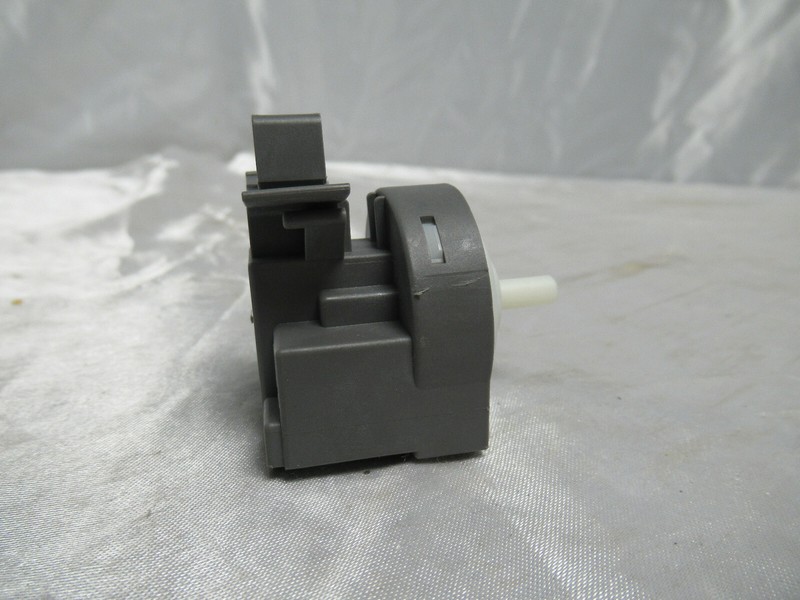 OEM Frigidaire Stack Unit Washer/Dryer Washer Sensor 5304504885 (Lot #30) gallery