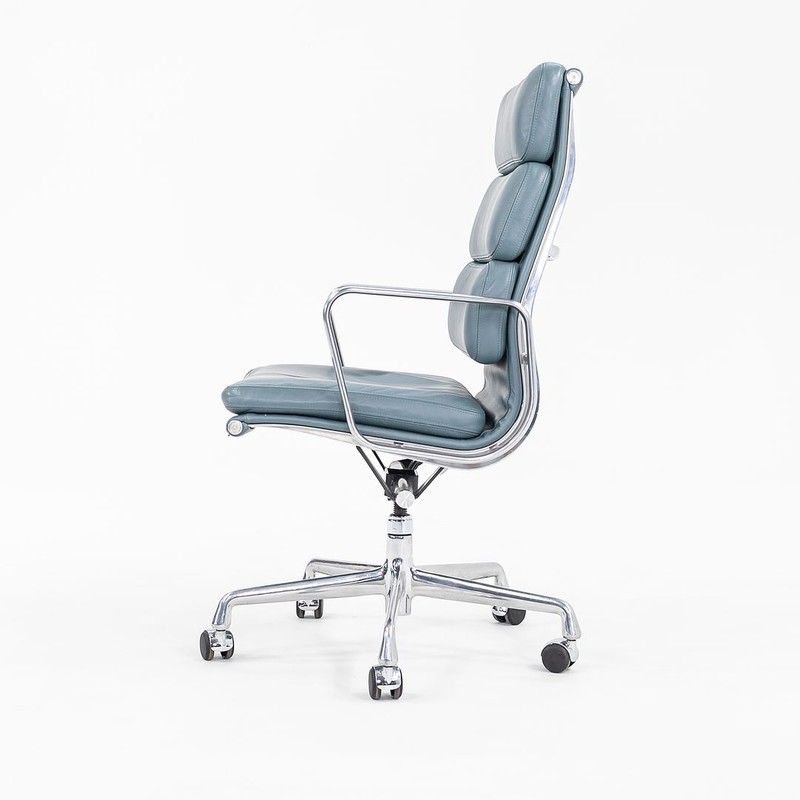 2005 Herman Miller Eames Soft Pad Executive Desk Chair in Blue Leather 15x Avail gallery