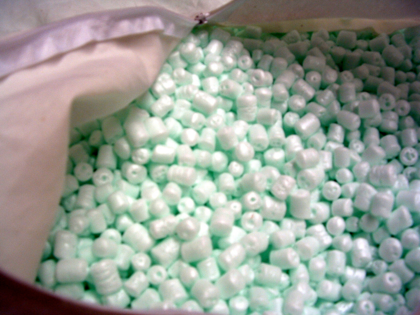 Eco-Friendly Polystyrene Beads - Non-Toxic Virgin Recycled Bean Bag Chair Fill gallery