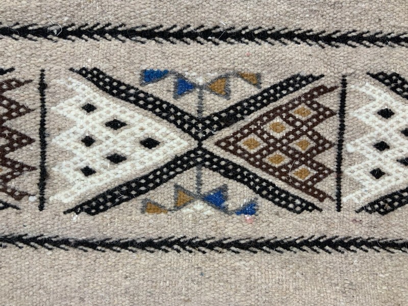 Authentic Kabyle Berber Rug - Handwoven Wool Textile from Djurdjura, Berber gallery