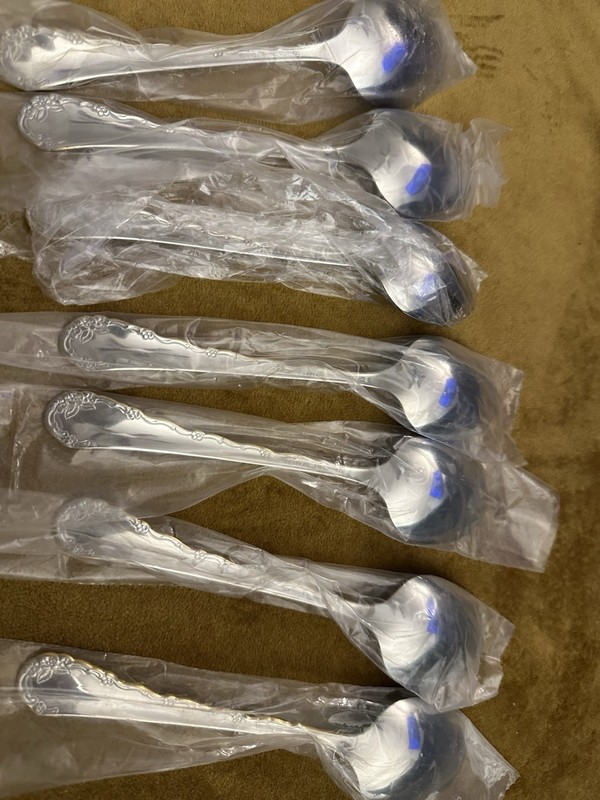 (7) DINNER/SOUP SPOONS Oneida Community GOLDEN BELLE ROSE Stainless Flatware gallery