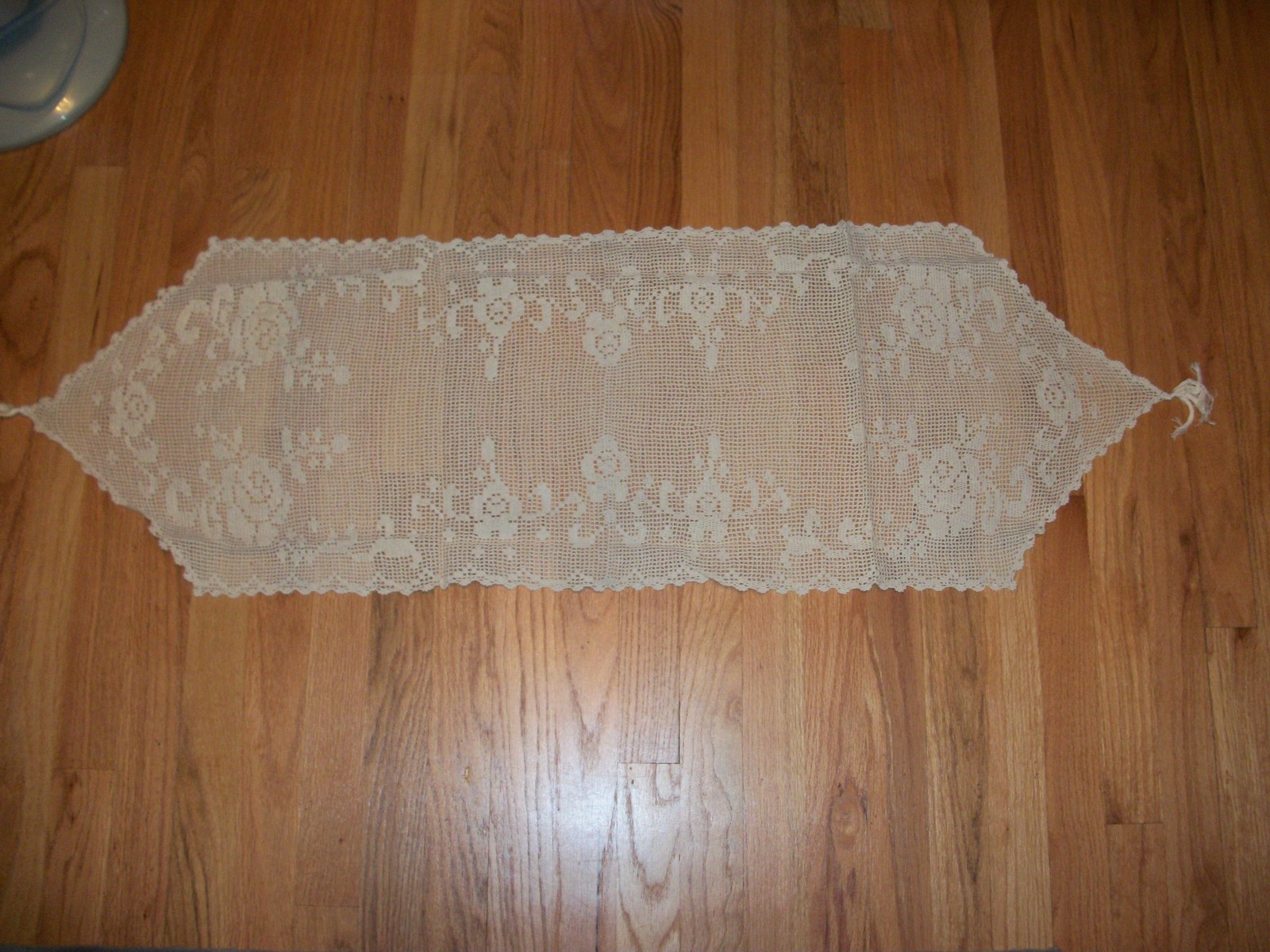 VINTAGE HAND CROCHET TABLECLOTH / RUNNER BEIGE COLOR SIZE 16" x 54" INCHES gallery
