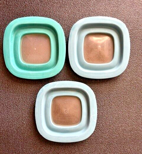 Rubbermaid Easy Store 10M1M2 Blue Square 5" Replacement Lids; Lot of 3 gallery
