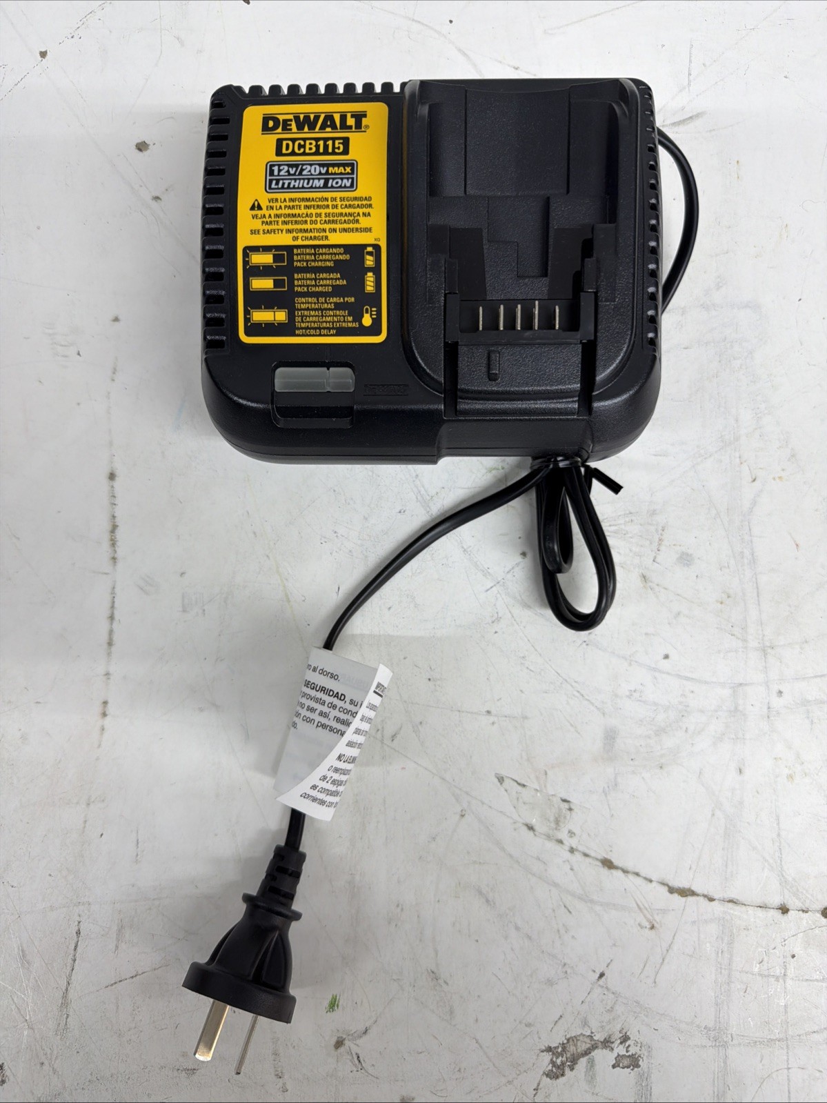 DEWALT 20V MAX* Charger DCB115-AR gallery