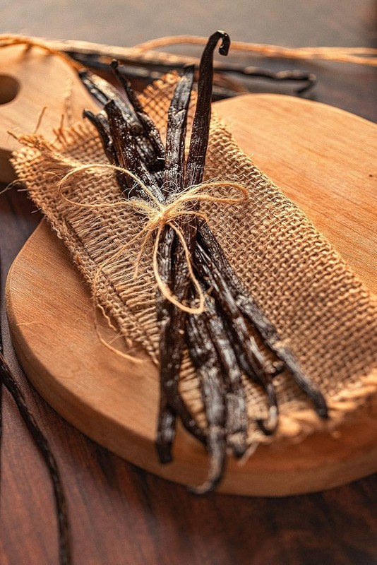 Grade A Organic Vanilla Beans for Baking 25 Pack gallery