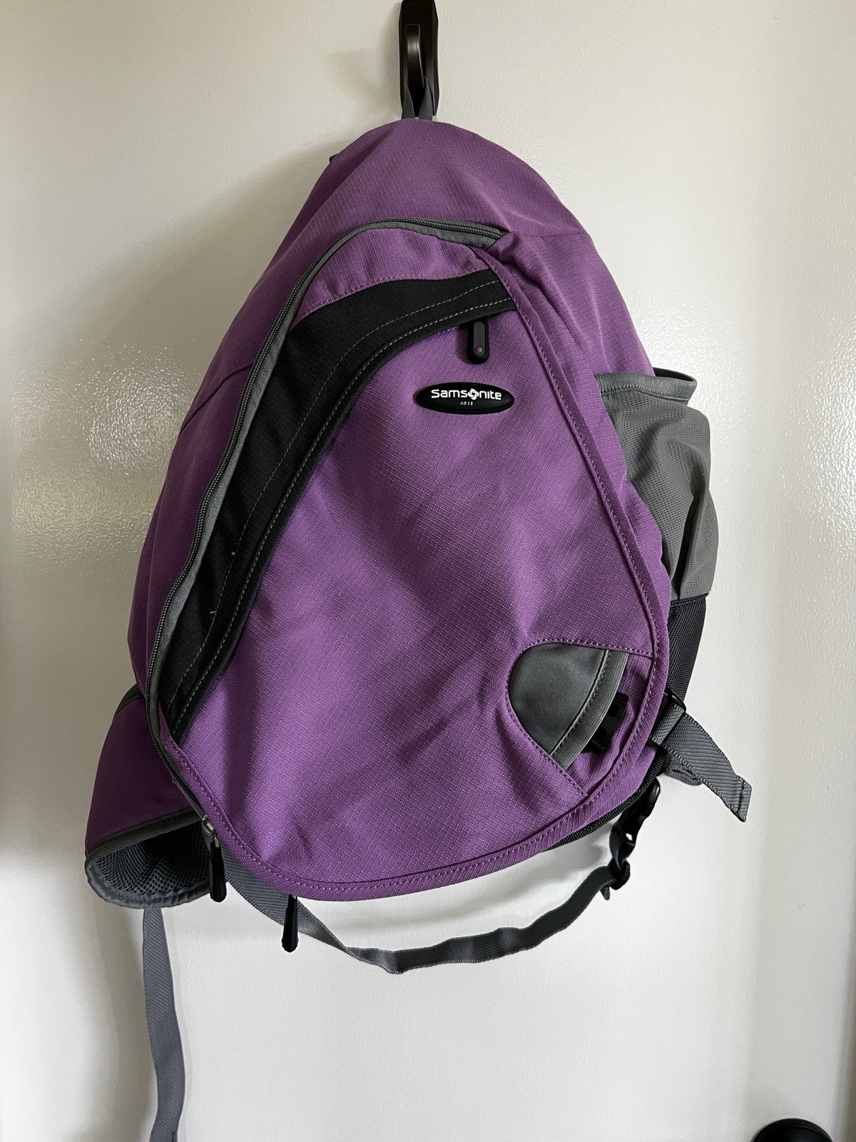 Samsonite SLING Bag Mauve & Gray One Strap Backpack Excellent.  Never Used