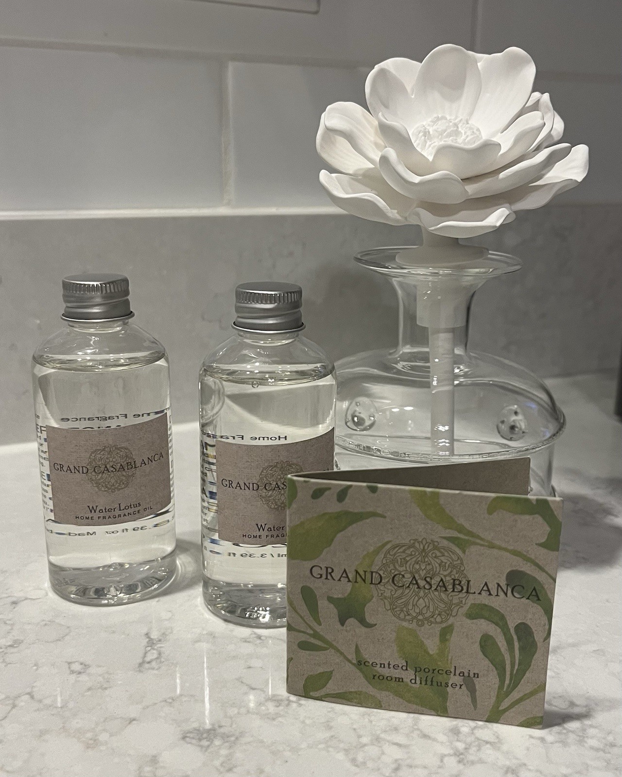 Zodax Grand Casablanca Porcelain Diffuser 6.8oz Water Lotus gallery