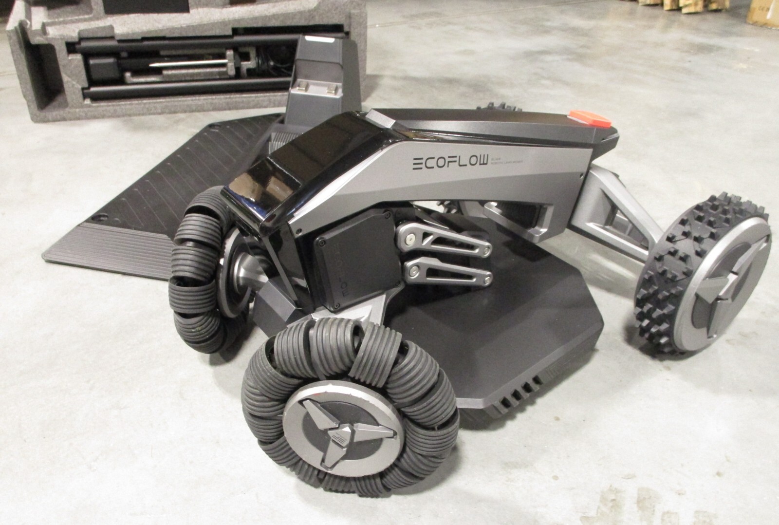 EcoFlow BLADE Robotic Lawn Mower Electric EFH100, Wire-free, Anti-theft 🚚💨 gallery