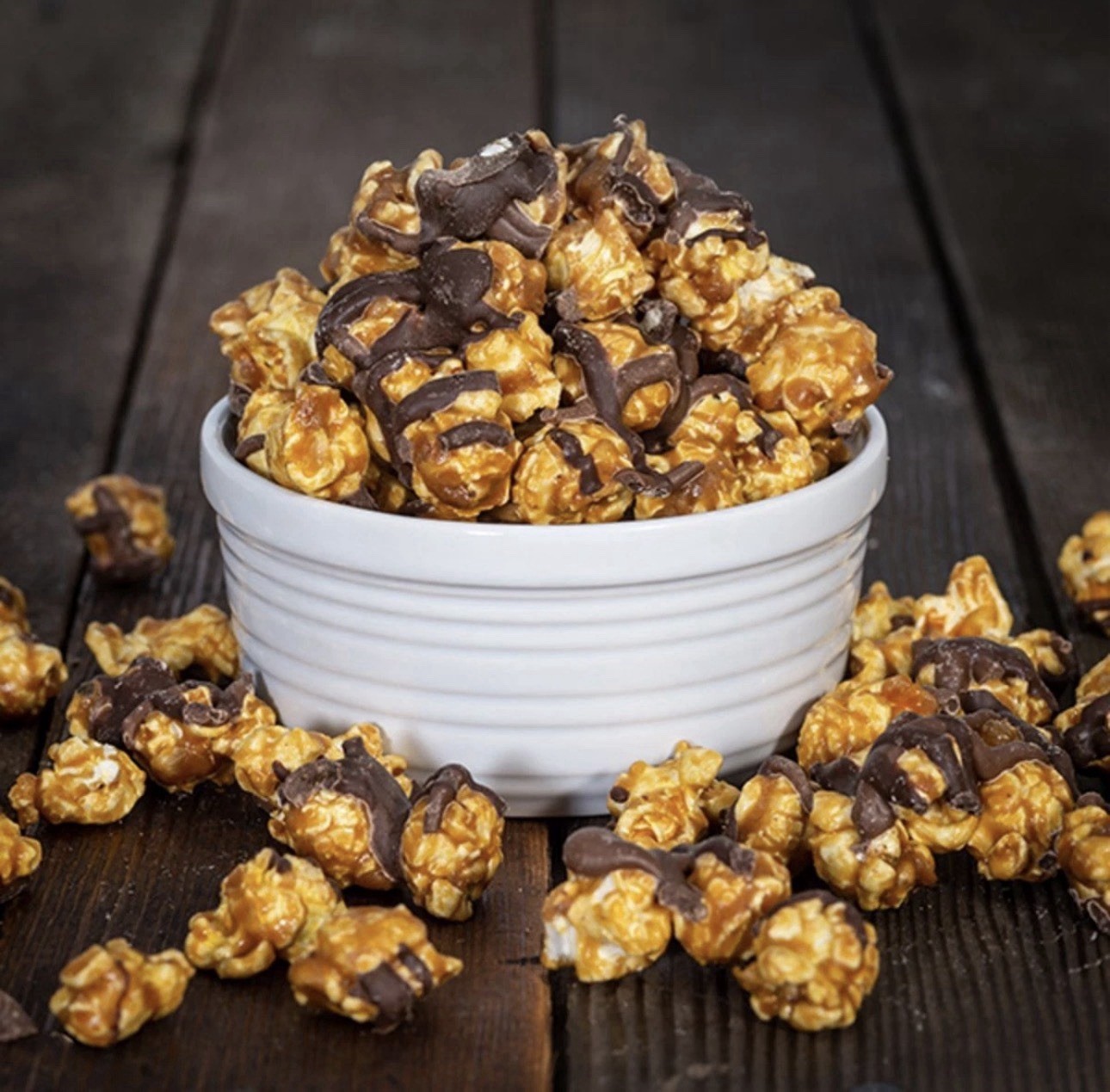 🍿Ghirardelli Dark Chocolate Drizzled Caramel Gourmet🍿Popcorn🍿 Gift Box✨8oz gallery