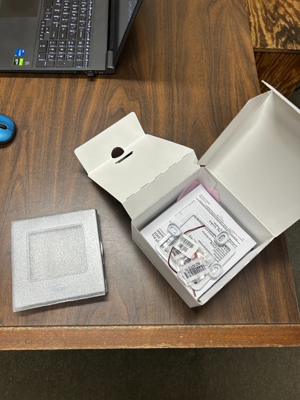 Carrier Edge Two piece 7 day programmable dual fuel Thermostat gallery